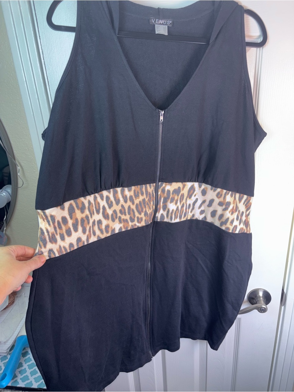 Venus Black Zip Front Tank with Leopard Waist Panel - Picture 4 of 5